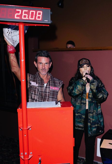 "Buck It" https://t.co/GpxOXojHii