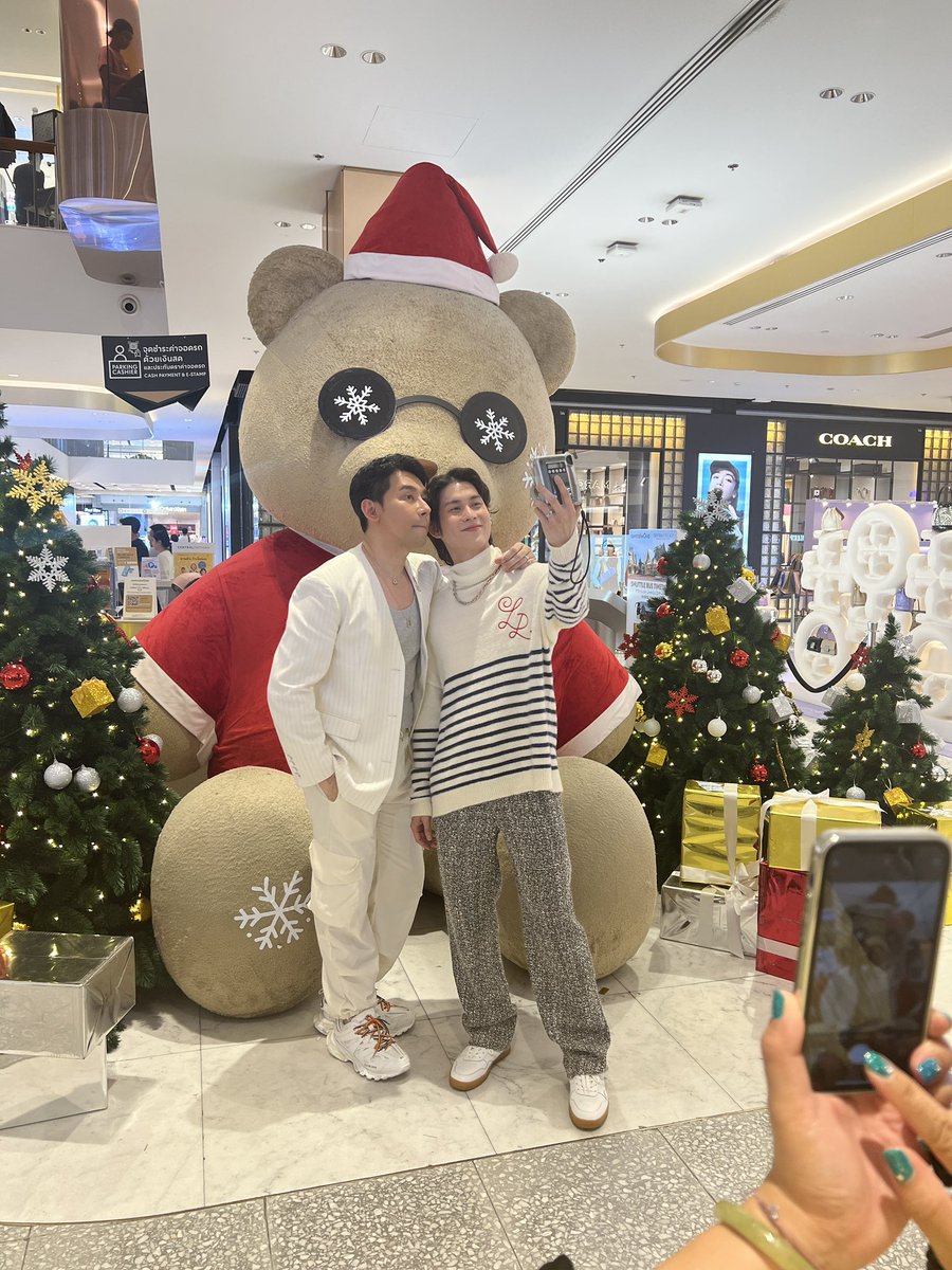 milukfa's tweet photo. พ่อสิปกับเจ้าน่าน ของไอยเรศกับเฉินไน๋ น่ารักมากกก  หน้าเด็กมากอ่ะ 🥰🥰 #PorschArm @ArmPorsch @PorschArm https://t.co/U0phXTlhY2