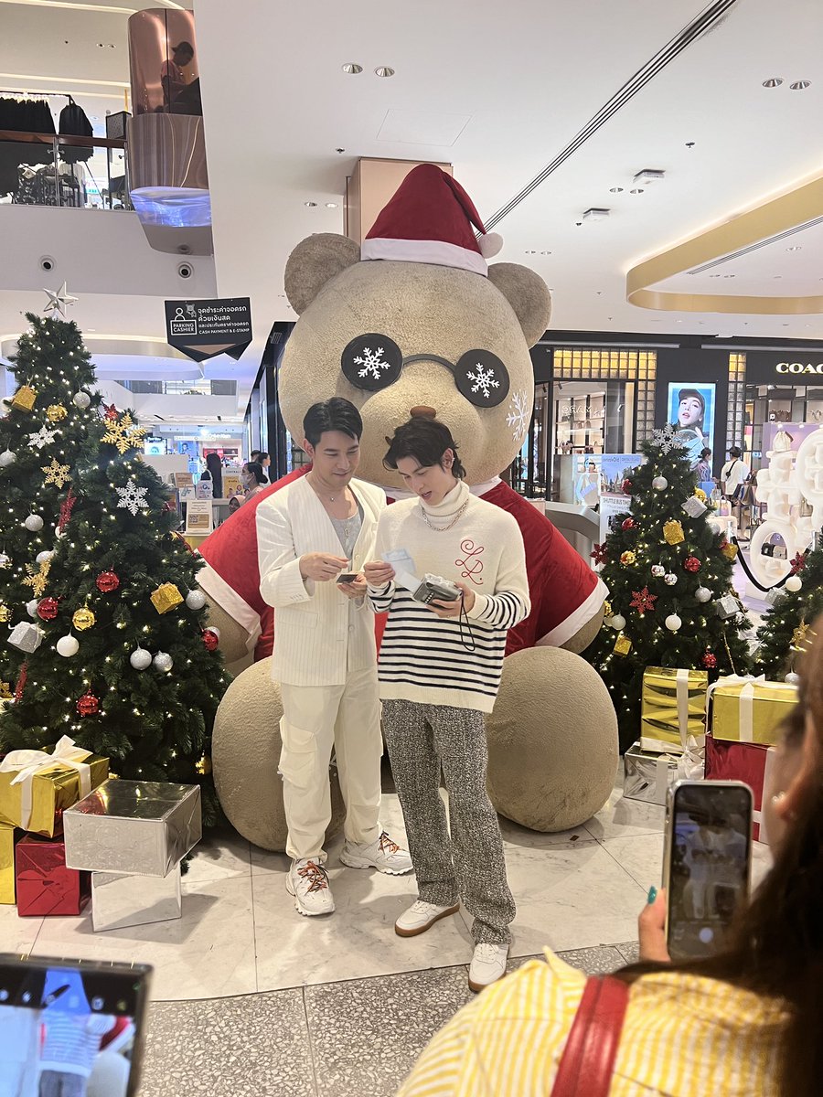 milukfa's tweet photo. พ่อสิปกับเจ้าน่าน ของไอยเรศกับเฉินไน๋ น่ารักมากกก  หน้าเด็กมากอ่ะ 🥰🥰 #PorschArm @ArmPorsch @PorschArm https://t.co/U0phXTlhY2