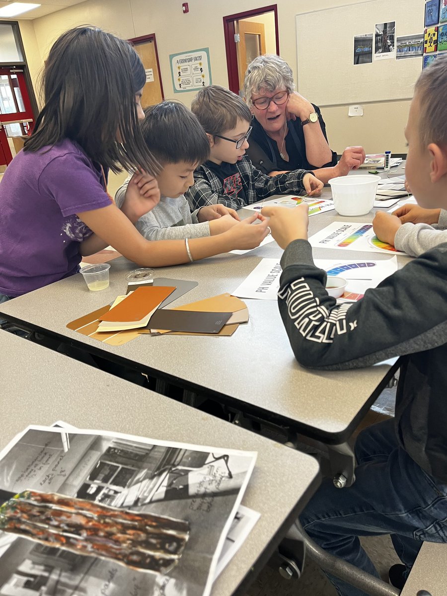 Artist in residence Sharon, inspiring our future scientists as they investigate the impact of pH on the tones of the natural dyes we are making. #artandscience #inspiringminds <a href="/CbeArea1/">CBE Area 1</a> #weareCBE