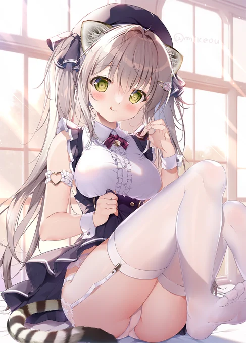 #いいニーハイの日  うちの子ホワイトタイガーちゃん
