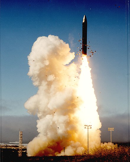 X_On_This_Day's tweet photo. 1958 – First successful flight of SM-65 Atlas; the first operational intercontinental ballistic missile (ICBM), developed by the United States and the first member of the Atlas rocket family.
#OnThisDay #28novembre #Flights #SM65 #Atlas #ballastic #Missile #ICBM #America https://t.co/27VCm43NIT