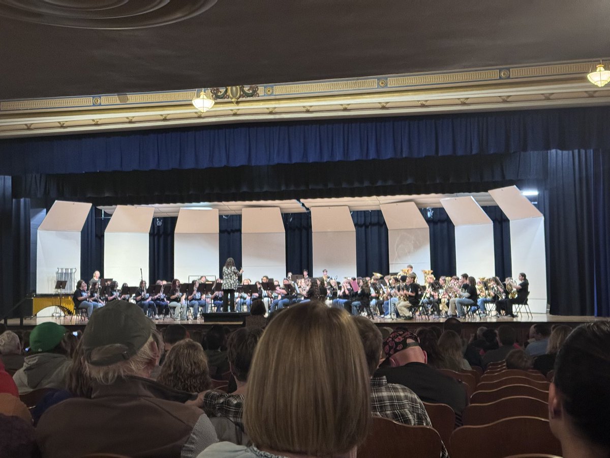 WarrenEastBands's tweet photo. Very proud of our @WEMS_Raiders students at the @murraystateuniv Middle School Quad State Band! @WEMSBands https://t.co/k3aKXnR5Sy