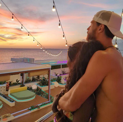 jujiepoogie's tweet photo. ITS THE LAST EPISODE… NOOOO but I’m so excited!!

Let’s hope my ship I HAVE BEEN ROOTING FOR SINCE DAY 1 TAKES IT HOMEEEE 

#Jsquared #jackstine #Loveislandgames https://t.co/NgH2BZlbTv