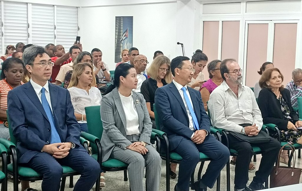 Como expresión de la profunda amistad que une al @PartidoPCC y el Partido Comunista de China, además de la cooperación y fraternidad entre sus pueblos, recibimos en la mañana de hoy la visita oficial de ZHAO Bin, Vicepresidente Ejecutivo de la Escuela Provincial del PCCh de Hubei