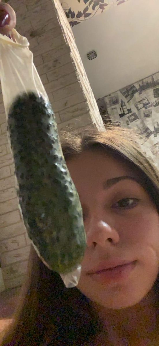 AdelMorell's tweet photo. She's a really bitchin' sexy bitch. Cucumber in a condom and pussy spread with fingers🥒🐈
How do you feel about it? Do you like it?

You can find her on the website in the bio
Her nickname is Angela_Blade https://t.co/364xVK9gKB