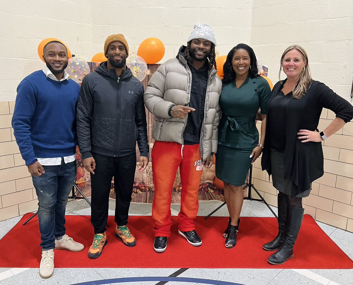 Mr. Perry tweet media