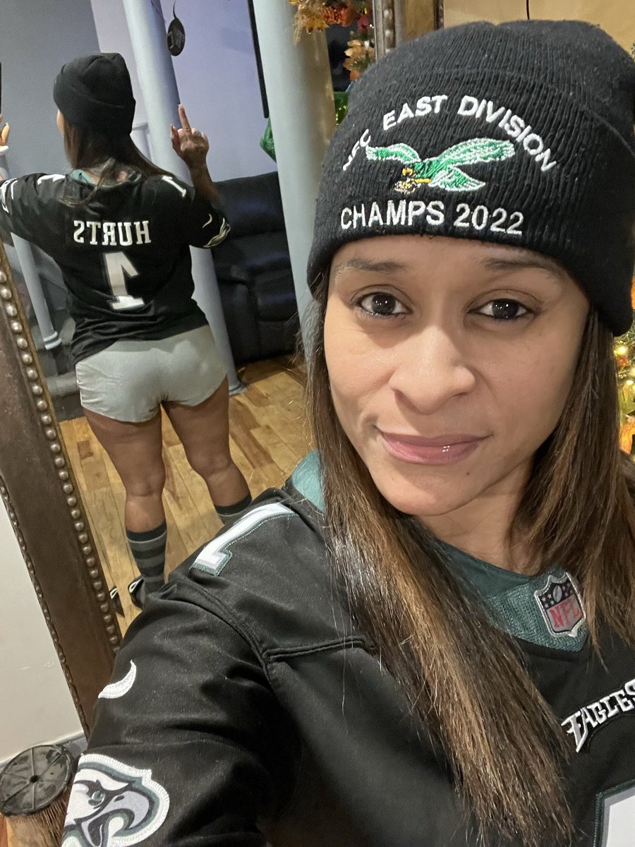 Let’s Fucking Go It’s Eagles 🦅 Time GIVE ME YOUR SCORE 36-10 #fuckyourteam #FlyEaglesFly #itsaphillything #itsaneaglesthing #EaglesNation #nfl #touchdowntime #LFG #blessedbeyondmypower🦋