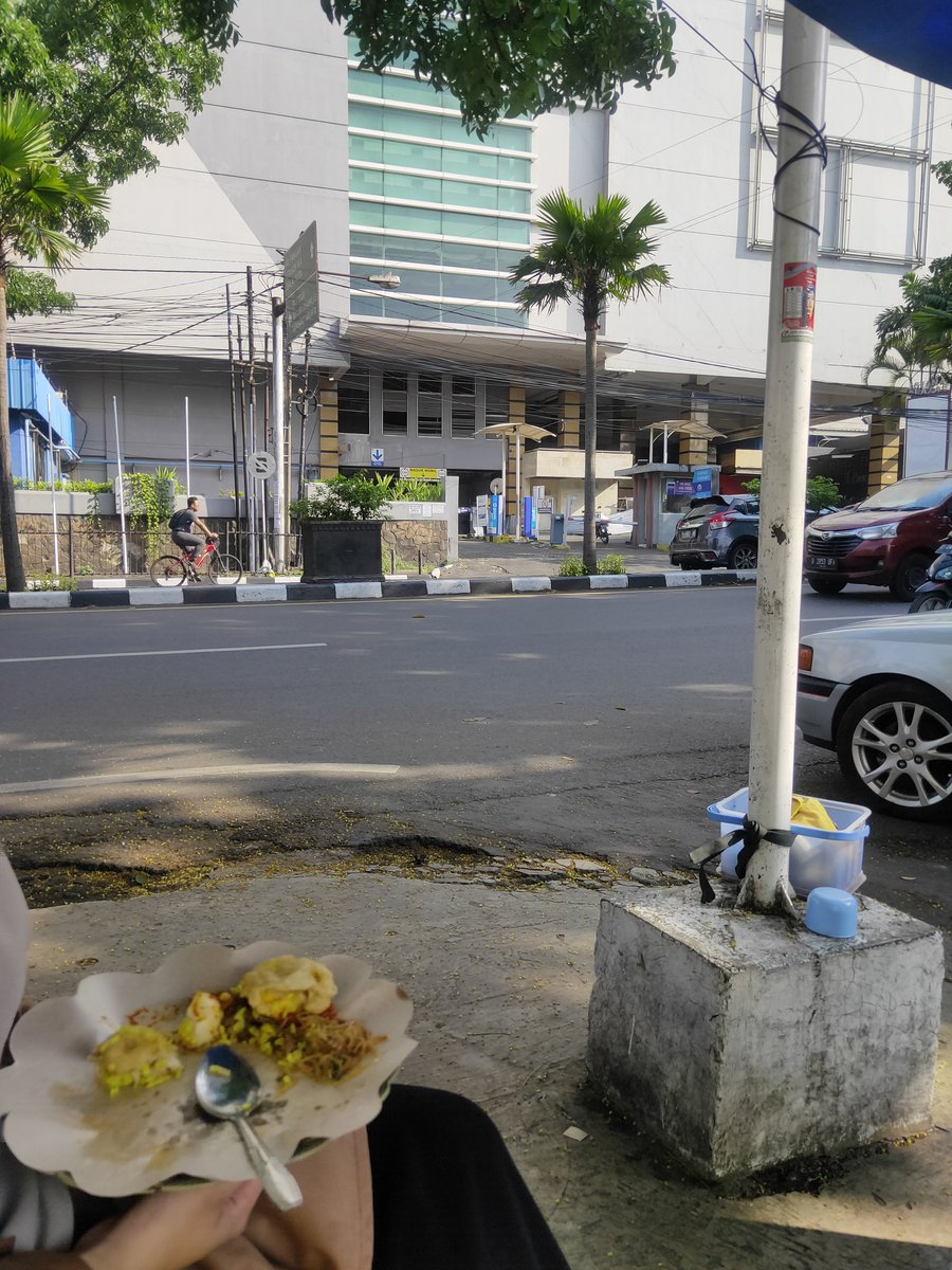 myjinjie's tweet image. Baru sarapan udh mikirin jam pulang😆