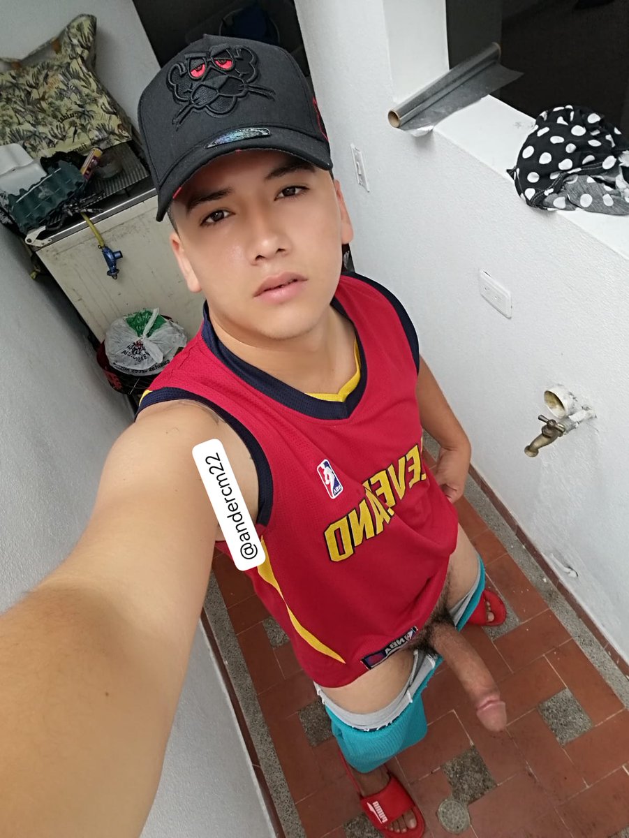 andercm22's tweet photo. Me chupas la cabeza y te lo tragas completó 🥵🍆 https://t.co/mRj12KdtFb