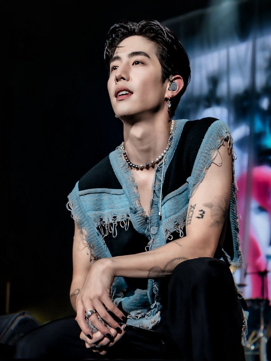 Nanny_MT93's tweet photo. มาร์คคือสเปคที่ ผญ. ทั้งโลกปรารถนา หล่อ รวย รักครอบครัว รักสัตว์ อบอุ่น อ่อนโยน มีน้ำใจ ใส่ใจคนรอบข้าง สุภาพบุรุษ เก่งทุกอย่างความรู้รอบด้านจะหาว่าอวยเมนตัวเองก็ได้นะก็เราอวยจริงมาร์คไม่ควรมีคนเดียวบนโลกใบนี้

WE LOVE YOU MARK TUAN
#Fallin #FallinEP #MarkTuan
@marktuan @DNAmngmnt https://t.co/MRSBmcp0u4
