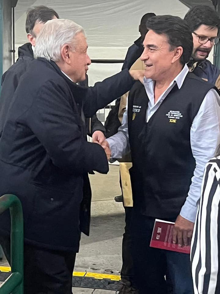 ComunicaTj's tweet photo. Gracias a la confianza que @lopezobrador le ha tenido a @ruizuribemx se ha logrado beneficiar a 500 mil personas en Baja California. https://t.co/MVtKLeD1G6