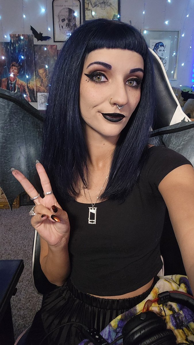 Ready to smite with my dad! Also, I got some refreshed hair! 😍 Twitch.tv/crickey