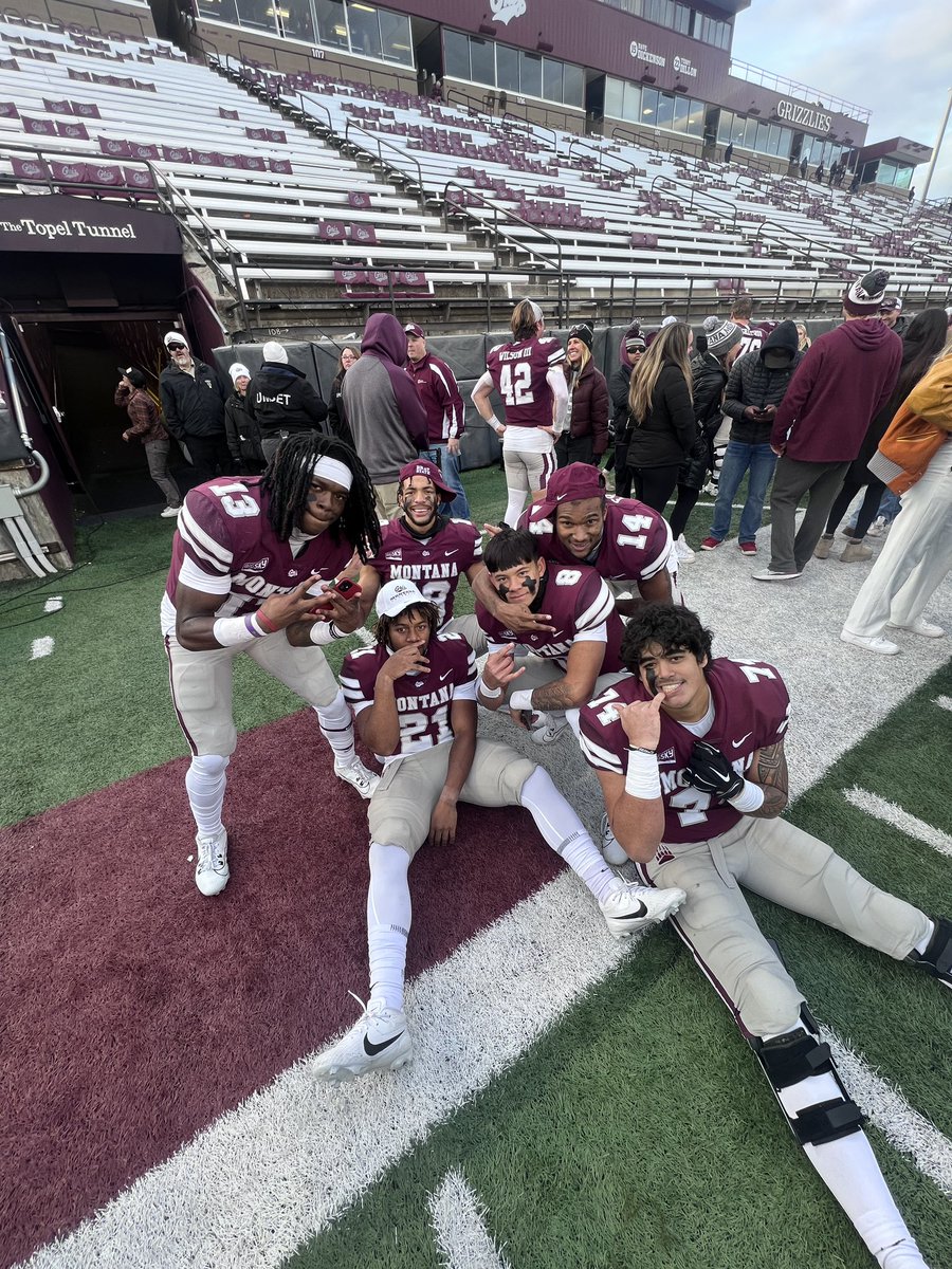 kealiiahyat's tweet photo. Blessed beyond measure! CHAMPS💍 #TMC🏁 https://t.co/3lt0avYWo1