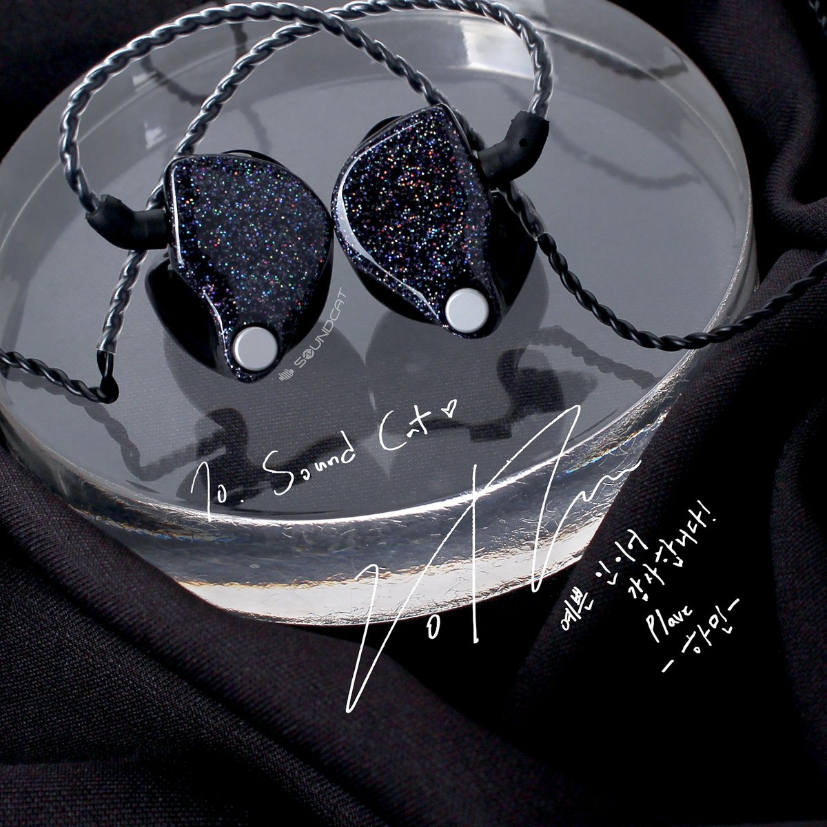 Plave_custom's tweet photo. 🖤05 하민 커스텀 인이어 실물🖤

"예쁜 인이어 감사합니다! Plave"

모델 : 64Auido_A18t
이니셜 : HM
바디 : Black(Solid)
플레이트 : Onyx(Glitter)
케이스 : HM https://t.co/LhkbXPYWrK