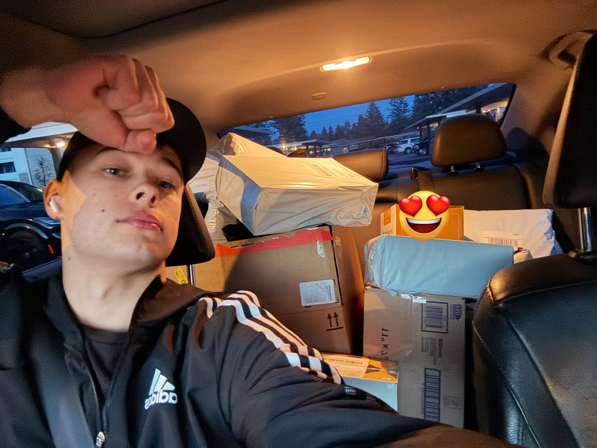 HO HO HO, Amz Santa Decided to give us FBM early this Christmas. LFG Fam, we out here Grinding Like MF. <a href="/RiseandGrindFam/">Rise and Grind</a> <a href="/flips4miles/">Miles</a> <a href="/peternelson/"></a>