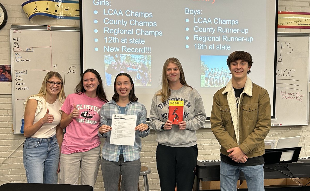 Congratulations and thank you to our XC group who also gave a brief recap of Senior trip to New York🍎🗽 
Proud to be able to chaperone with  <a href="/jdelezen/">Mr. D</a> <a href="/ClinHScounselor/">CHS Student Services</a>