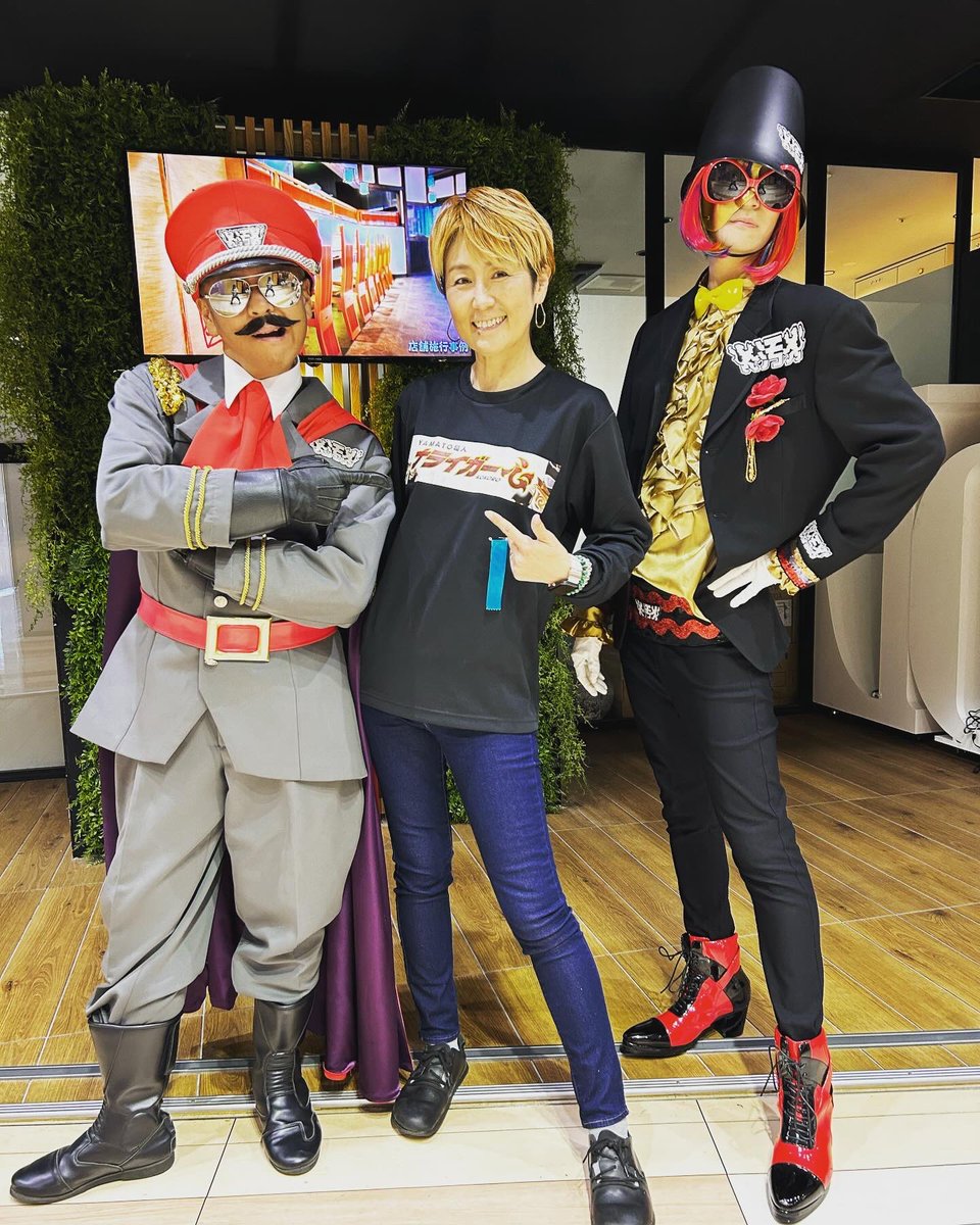 golden_Rumi's tweet photo. ⑤ローカルヒーロー！ひぇー圧巻！
⑥『ビジュ最高❤️キャー』って笑
⑦プラ男爵と足の角度一緒でワロタ
10年続けてると色んなファンの方達に会えてヒストリー感じてこれまた感激🤩
怒涛の２日間ありがとう〜❤️
#ナライガー
#ブラックス将軍
#プラ男爵
#ローカルヒーロー祭 https://t.co/P8EMjGQLVg