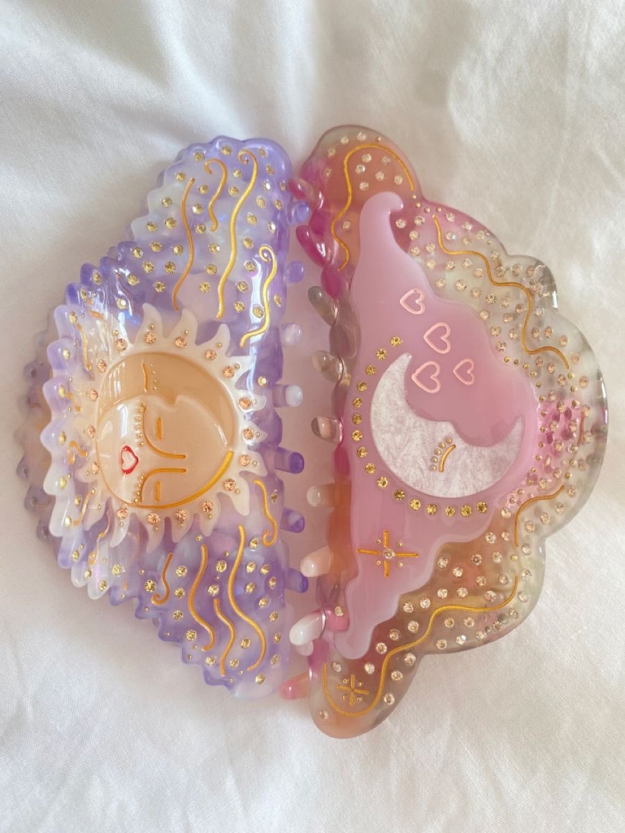 300moods's tweet image. Sun and moon hair claw 🌞🌙