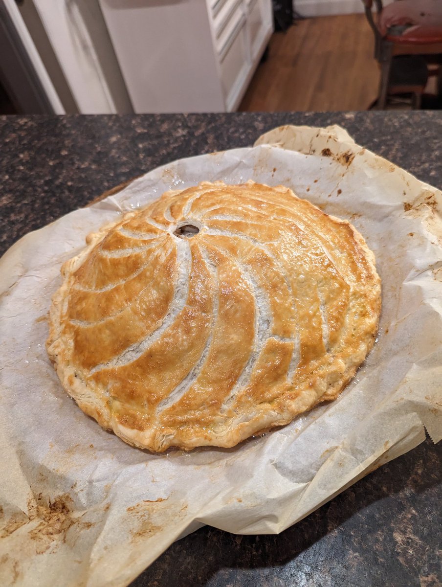 teachpanthers's tweet photo. @Paulhollywood_0 ...thanks for the recipe!!!  Excellent puff with no soggy bottom, although my daughter said "Mom, it's just a scalloped potato pot pie " 😂😂 https://t.co/JfXh3a5fSe