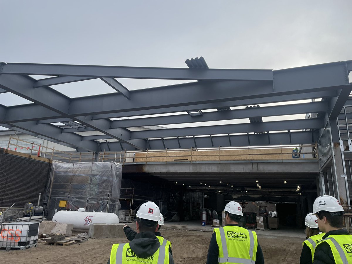 Deav Puck tweet media