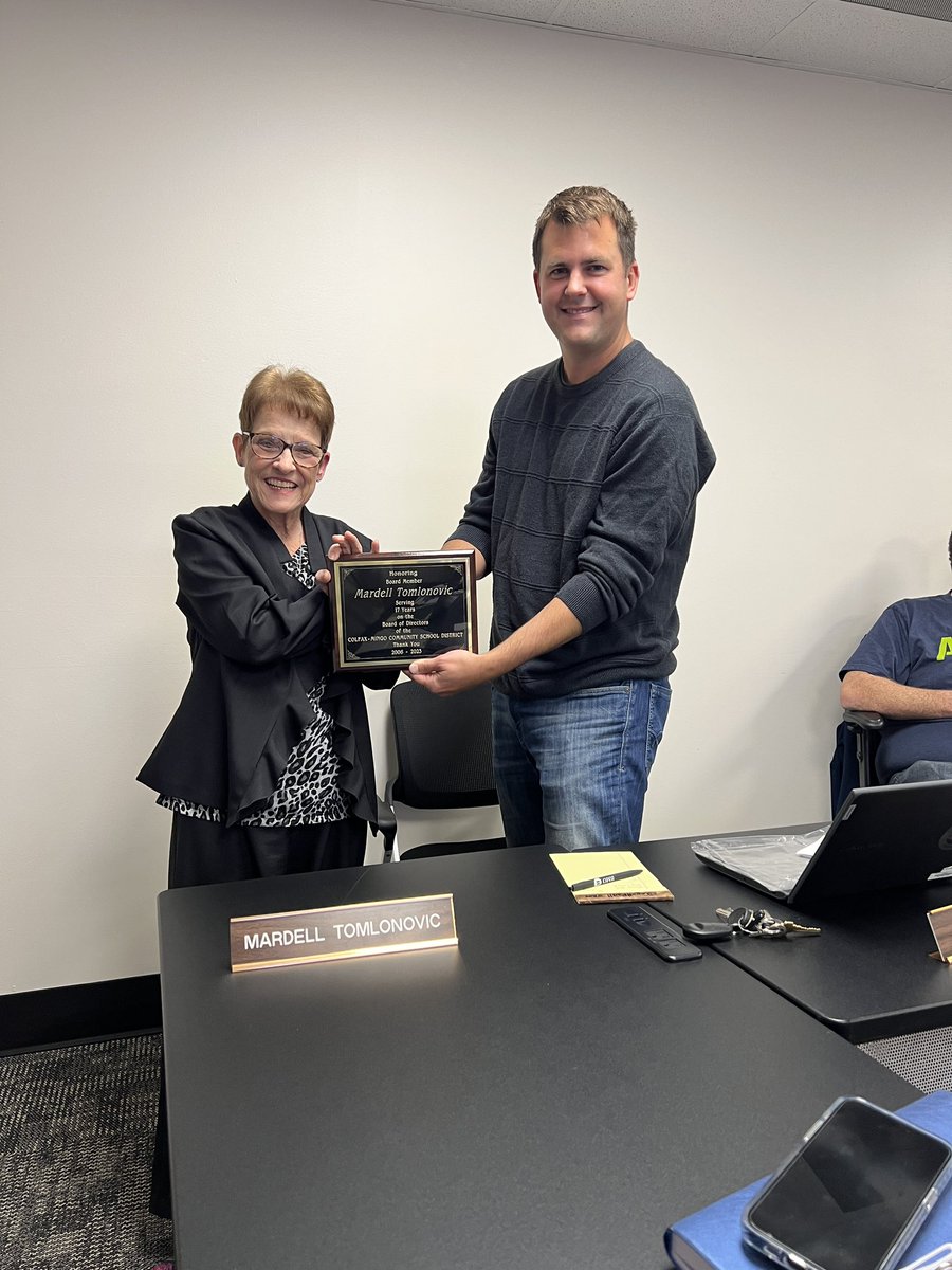 Thank you Mardell Tomlonovic for 17 years of service to the CM school board