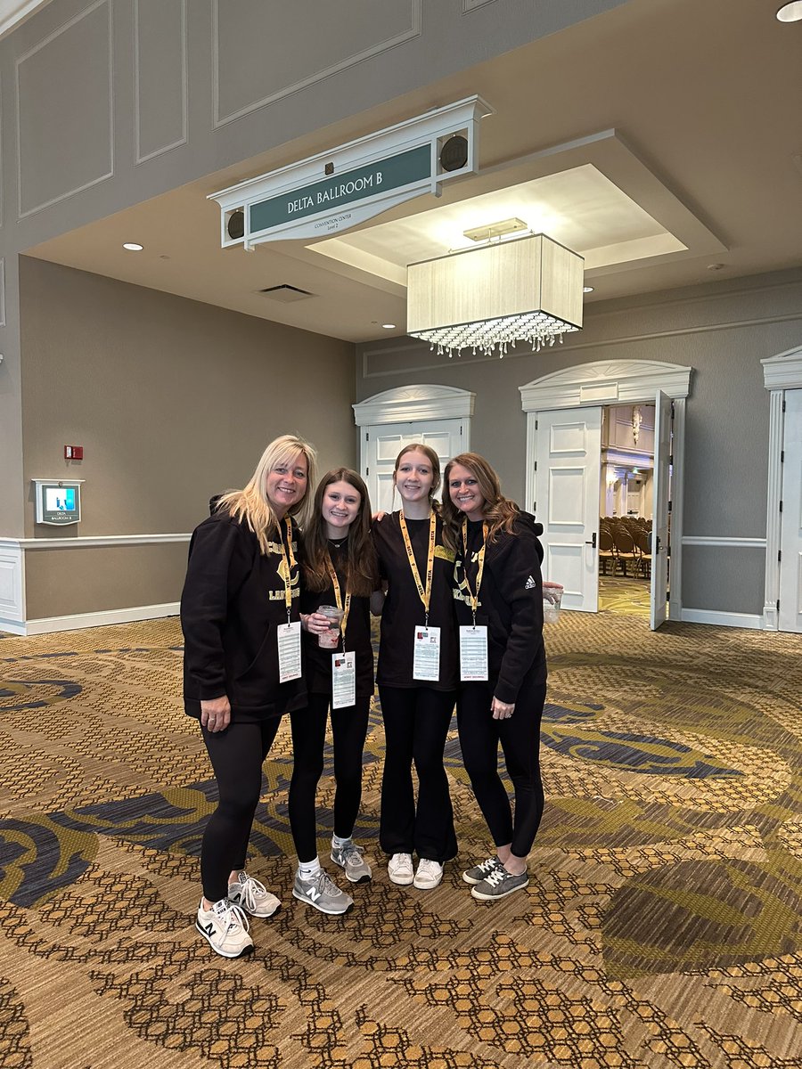 Stephanie McIntyre tweet media