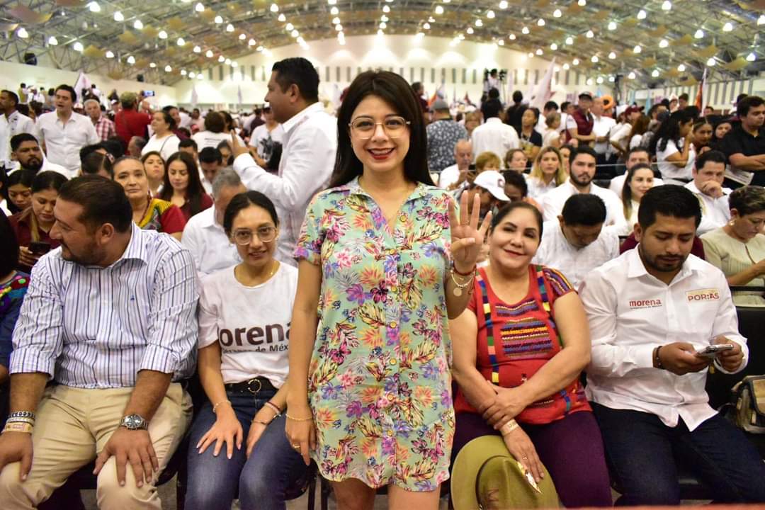 DelmarDnny's tweet photo. Momentos históricos se están viviendo en nuestro país. 
La transformación sigue ➡️
#EsTiempoDeMujeres https://t.co/zZIi1hG4iH