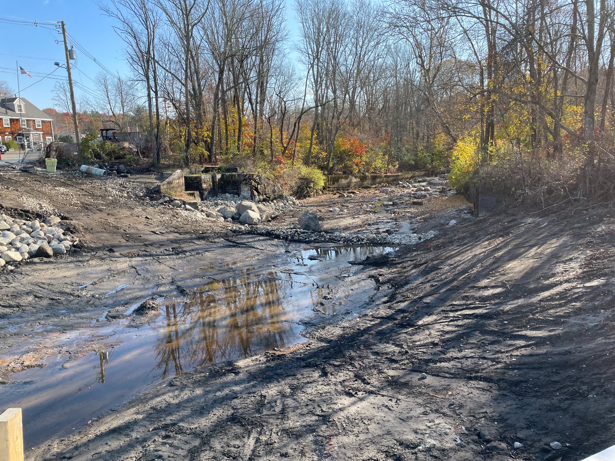 MassEcoRestore's tweet photo. Construction update🚧After the #DamRemoval in July, High Street bridge is almost done! A concrete bridge was built this fall to allow better flow of #TownRiver & prevent flooding. Additionally, with the dam gone, contractors have been working on creating a natural river channel. https://t.co/sdg1lRNyCf