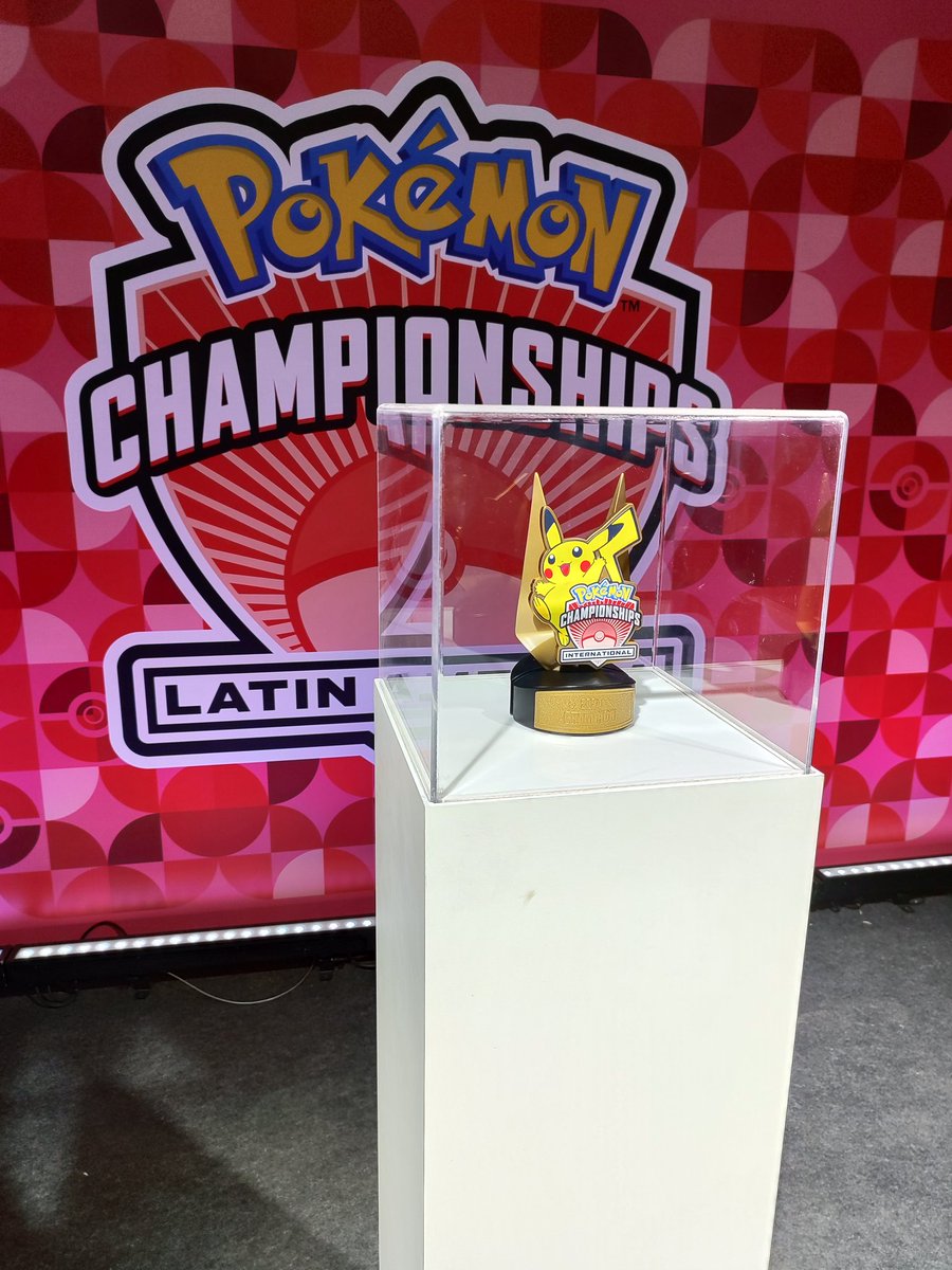 star_tih's tweet photo. Experiência incrível nesse final de semana no campeonato internacional de Pokémon na América Latina! O evento foi top, meu desempenho nem tanto rs mas valeu a experiência! https://t.co/1PG7QNWCtS