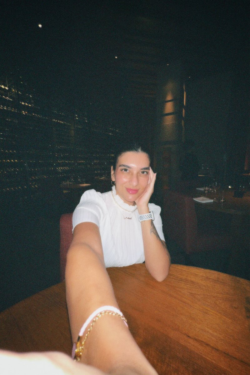 SamRahbini's tweet photo. لا تفوتكم رحلتي في تايلند على حسابي في سناب شات 💛 https://t.co/wjUzNbV629