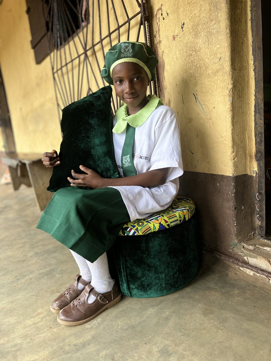 EcoSchoolsNG's tweet image. The #UpcycleHourWithFABE is solving the #PlasticPollutionCrisis in #CommunitySchools in Nigeria.

Today, we prevented over 100 #petbottles from littering the streets and clogging the drains in #OkunAjahCommunity. 

#Flooding will no longer be an issue with the skills learned♻️🔥