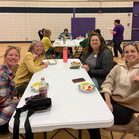 rockwoodschools's tweet photo. On Friday, the Eureka Rockwood Early Childhood Center invited local first responders to a chili cook-off lunch, where they joined staff members and PTO representatives for a meal of appreciation.
Thank you, first responders! #WeAreRockwood #ForwardwithCommunity https://t.co/jVE6YoC5ha