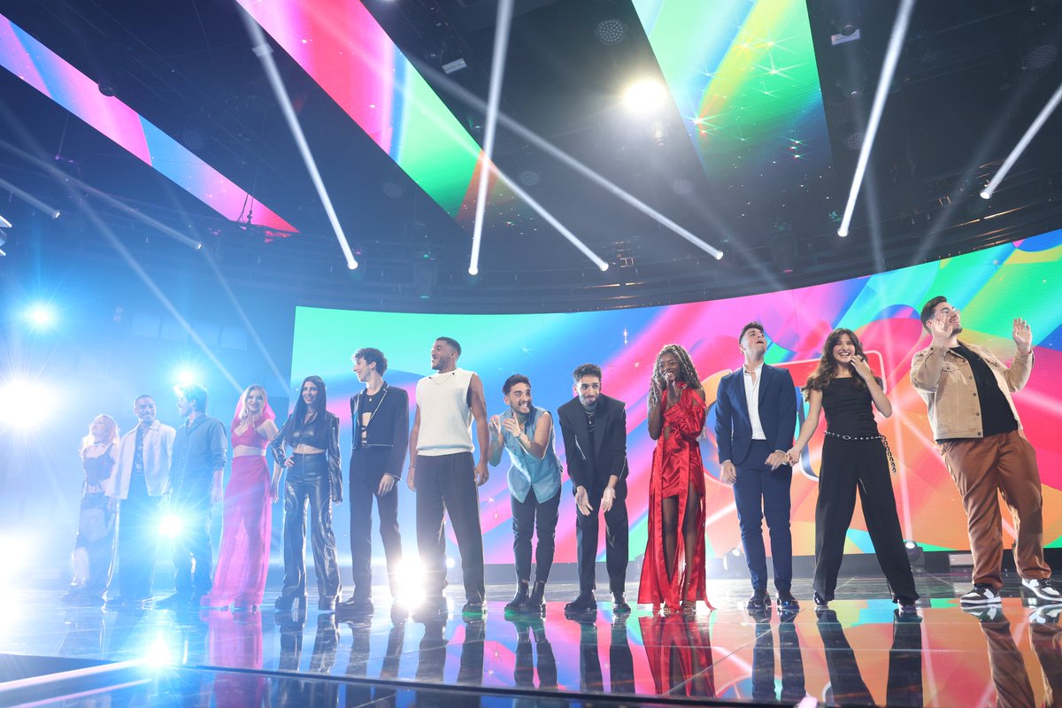 OT_Oficial's tweet photo. 🤩 Nuestros 18 aspirantes YA ESTÁN EN PLATÓ ✨. ¡Vaya #OTGala0 nos espera! Síguela 🔴EN DIRECTO 🔴 en @primevideoes: https://t.co/tMDXL5kSHt 🎤💙 https://t.co/ApGTwh58aL