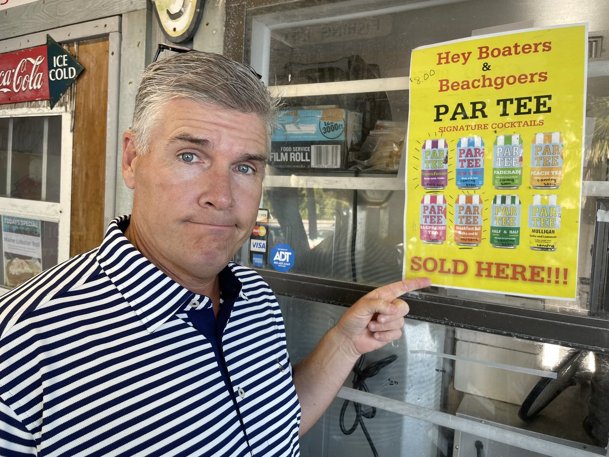 kevinwalshtv's tweet photo. Best burger in the world & oh yeah, a #ParTee drink to wash it down.#NewPassGrill #Sarasota https://t.co/Qpx838Dh0R