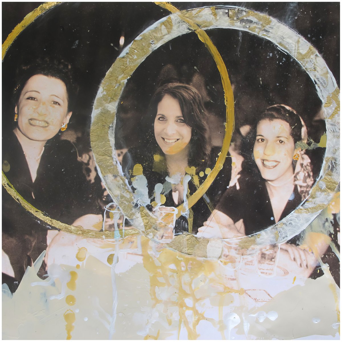 “We may not have all crossed paths but we are family.”
~ Jeannine 
Today is the 34th anniversary of my Mom's death❤️‍🩹Many that know me/know how passionate I am about legacy. I minted this today to help preserve theirs! 
Help me celebrate them/spread wide and far❣️
⬇️🔗🧵 (read on)