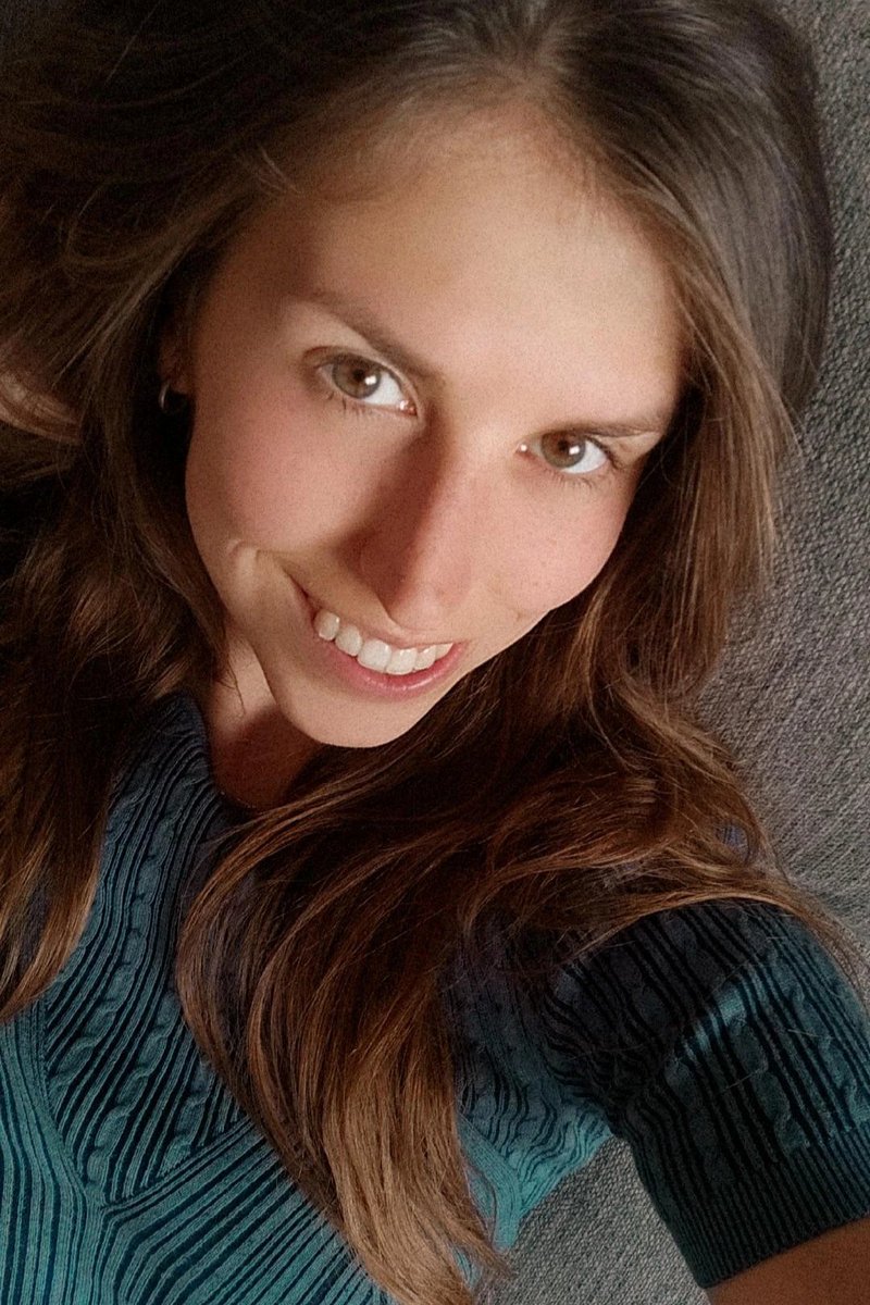 Anna Saballs tweet media