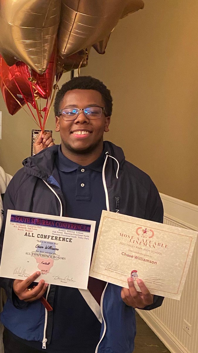 ChWilliamson53's tweet photo. Had a great time at my team banquet to end off the season. None of this would be possible without my coaches, teammates, or family. The awards I received
All Conference
All Conference Academic Team
Most Valuable Lineman
@Tinley_Football @EDGYTIM @DeepDishFB https://t.co/PAyTTiZaTb