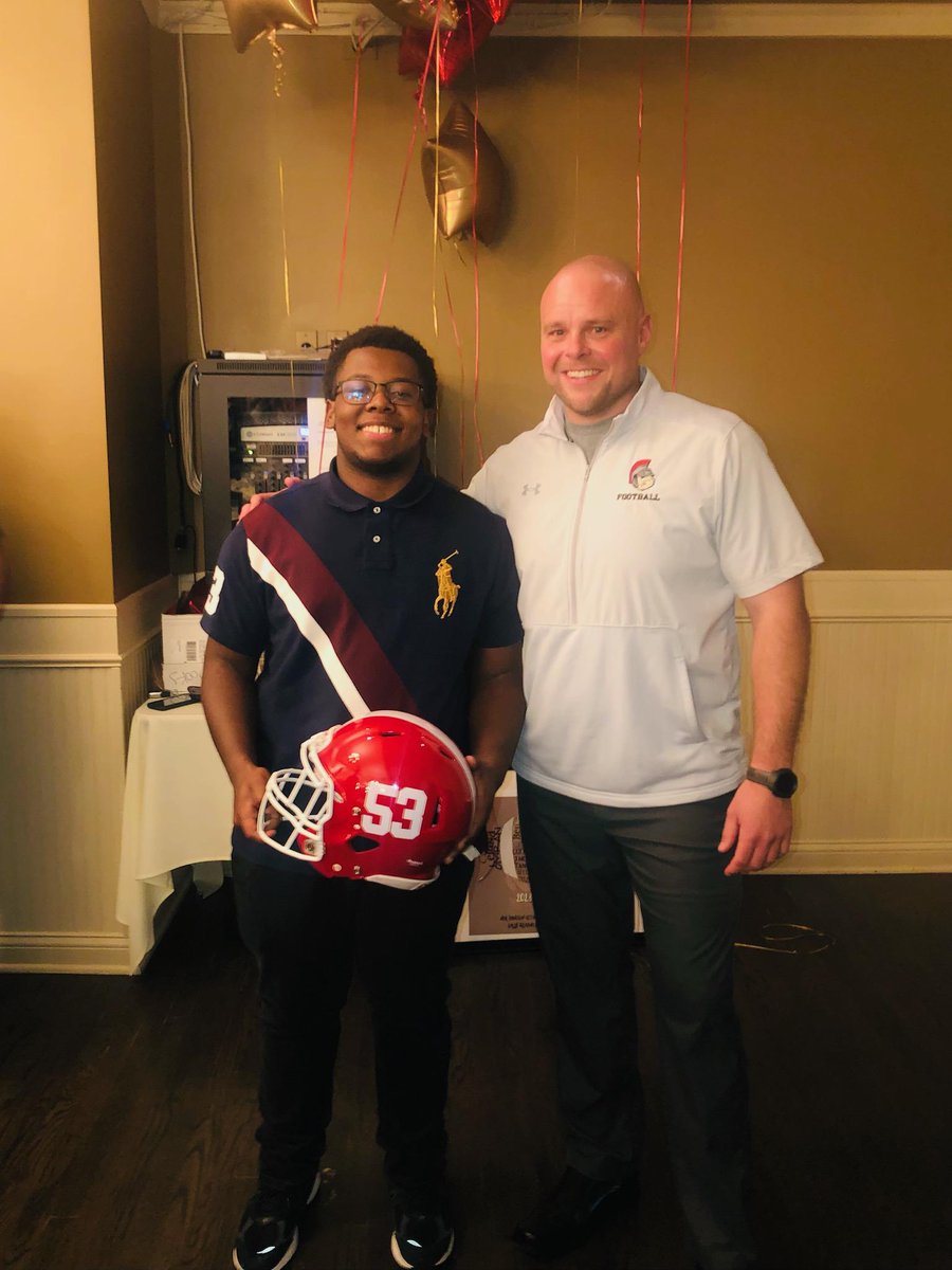 ChWilliamson53's tweet photo. Had a great time at my team banquet to end off the season. None of this would be possible without my coaches, teammates, or family. The awards I received
All Conference
All Conference Academic Team
Most Valuable Lineman
@Tinley_Football @EDGYTIM @DeepDishFB https://t.co/PAyTTiZaTb