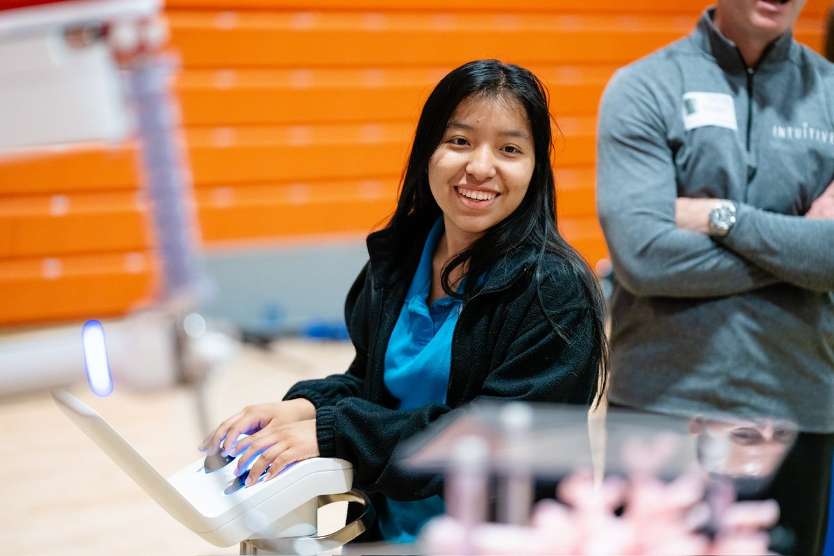 CGLA_Chatt's tweet image. Thanks to @CHI_Memorial for stopping by and showcasing the amazing technology used to diagnose and treat diseases affecting the lungs!

#cgla #mustangs #stemgirls #stemeducation #medical #lungcancer #healthcare #chattanooga