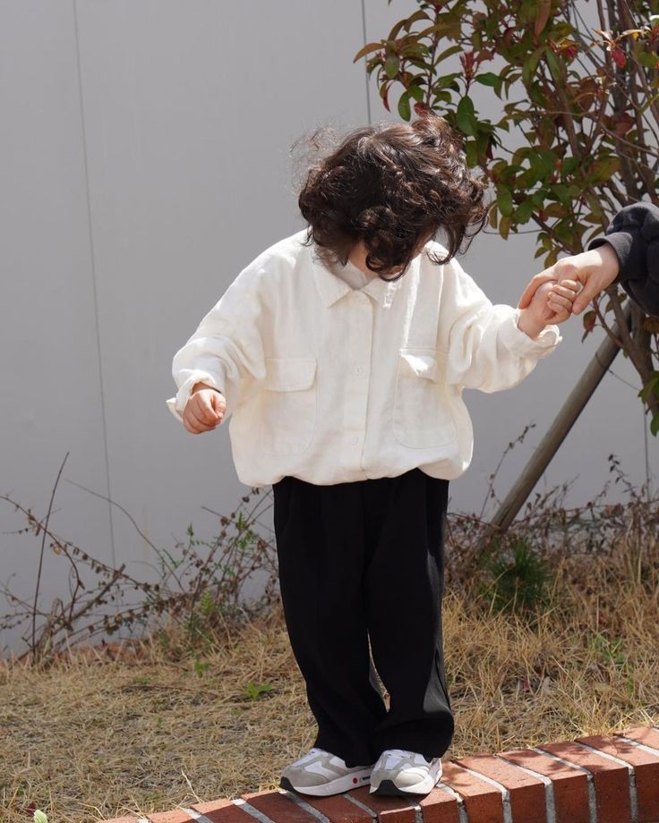 Hoje foi dia de sair passear com o jico! Fomos cortar as pontinhas do cabelo dele e comprar os presentes de natal pros titios e pras sobrinhas dele! (sim, essa coisa fofa é titio já