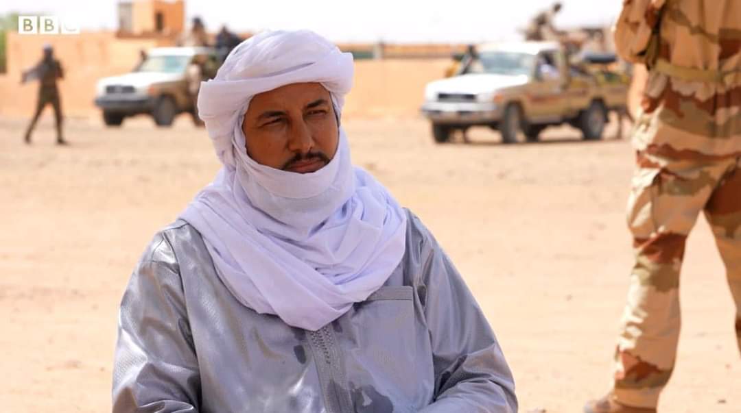 بلال أگ اشريف، زعيم سياسي امازيغي حقيقي، برفقة مجموعة من الزعماء الآخرين، قادوا تجربة سياسية رائدة في أزواد. بالرغم من الظروف القاسية جدا، وبالرغم من عدم وجود حلفاء، وبدون تضامن ولا تعاون، بدون أسلحة وعتاد، إلا أنهم صامدون صابرون.
قضية أزواد هي قضية مصير وطن وقضية وجود شعب..