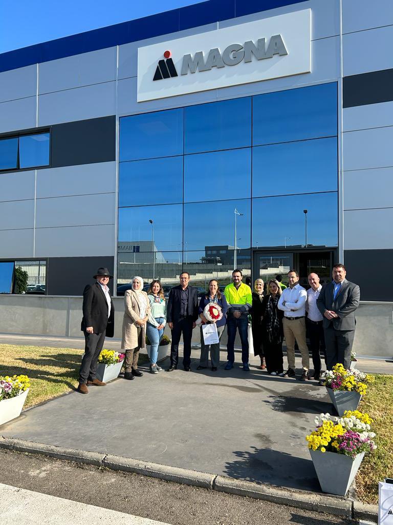 IsabelleValois6's tweet image. Excellente journée à #Tanger à visiter 3 compagnies canadiennes  
🇨🇦 @MagnaSeating 🍁 
🇨🇦 #Polydesign🍁 
🇨🇦 #HitekLogistics🍁 qui contribuent - de par leur expertise, leur excellence et leur souci du commerce inclusif - aux bonnes relations du 🇨🇦 et du 🇲🇦! Merci de votre acceuil!