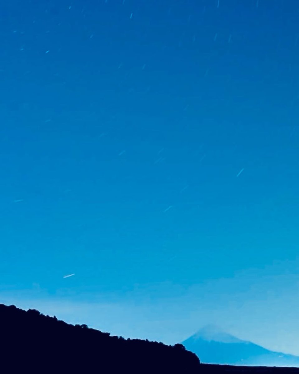 go_k22's tweet photo. #富士山 #mtfuji 
#写真で伝えたい私の世界 
#gophoto
富士山はいつ見ても
何処で見て違う姿で
感動をくれる。 https://t.co/0uF8OE4KEn