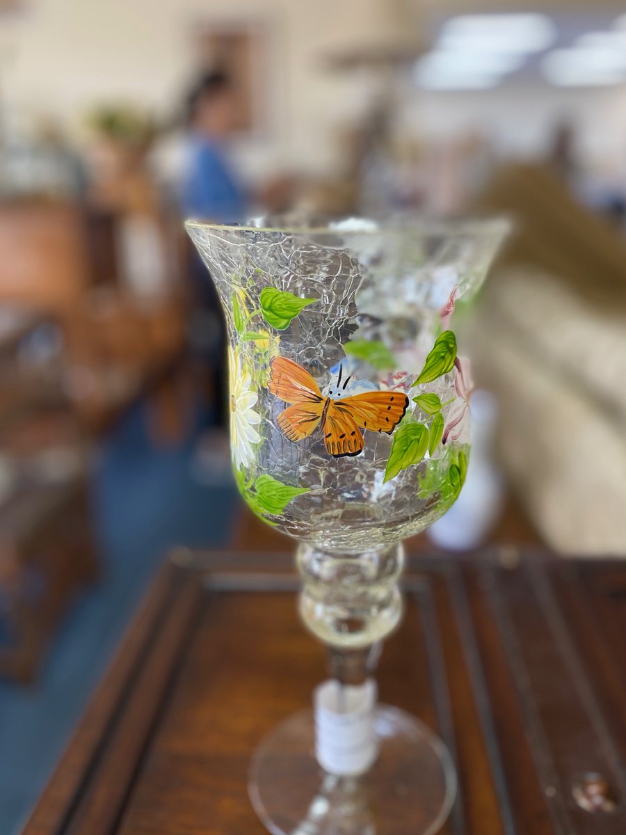 UbuntuLinux1964's tweet image. Day Trip out with Wife. Seen this nice Vase!