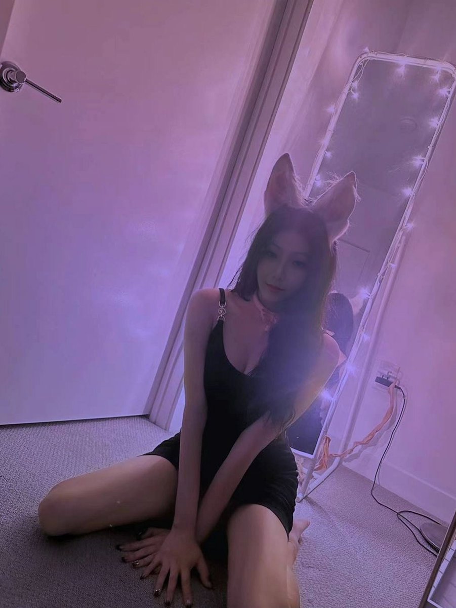 SissyMoli's tweet photo. 一定要理想型吗，我不行吗

#伪娘 #调教 #调教露出 #露出 #女装 #肉便器 #公交车 #轮奸 #3p #性奴 #性奴隷 #网调 #文爱 #羞辱 #公厕 #精盆 #母狗 #骚母狗 #字母圈 #粗口 #辱骂 #下贱 #slut #cd #ts #射屏 #淫荡 #扩列 #转发 #美女 #性感 https://t.co/BMK8I1O6d6