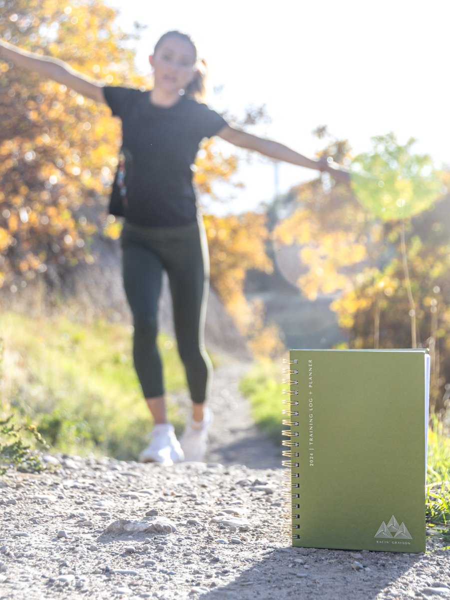 News from <a href="/ATRAtrailrunner/">ATRA 🏃‍♂️ 🇺🇲 🏃</a> and a super cool giveaway from two-time World Mountain Running Champion Grayson Murphy - learn more: mailchi.mp/trailrunner.co… #trailrunning #airplanearms