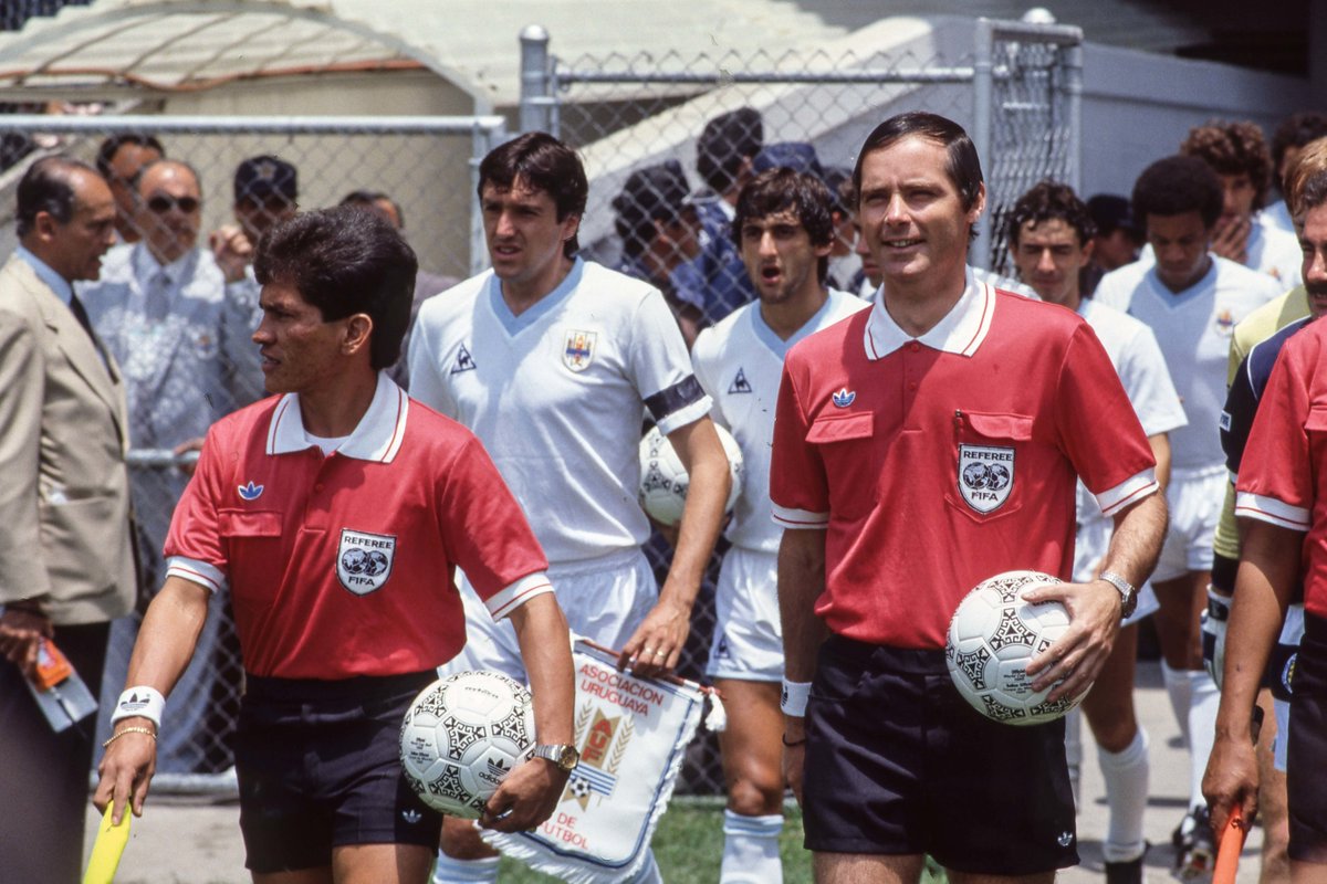 footballkitpod's tweet image. While referees at international level are the hot topic, check out the ref&apos;s /// shirt with curved pocket flap for ease of pen access (Scotland v Uruguay at Mexico &apos;86). The lino doesn&apos;t get one!
