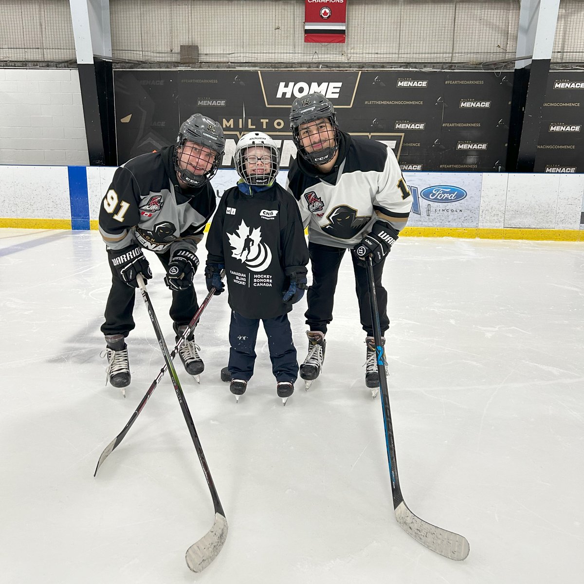 Last week we hosted a Try Skating and Blind Hockey Field Trip in #HaltonRegion and want to give a huge stick tap to all participants. The @MenaceOJHL were amazing volunteers to have on ice helping with learn to skate and blind hockey drills!