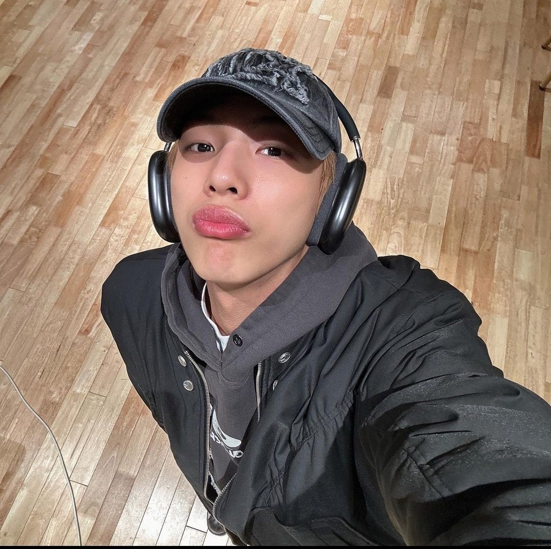 Suil_Fr's tweet photo. 💡TWITTER 💡 20:11:2023

《Selca day 》

#루미너스 #LUMINOUS #LMN
#수일 #SUIL #LUMINSELCADAY #LMNSD

🔸Luminous sur Instagram https://t.co/6oIyUuFiBJ